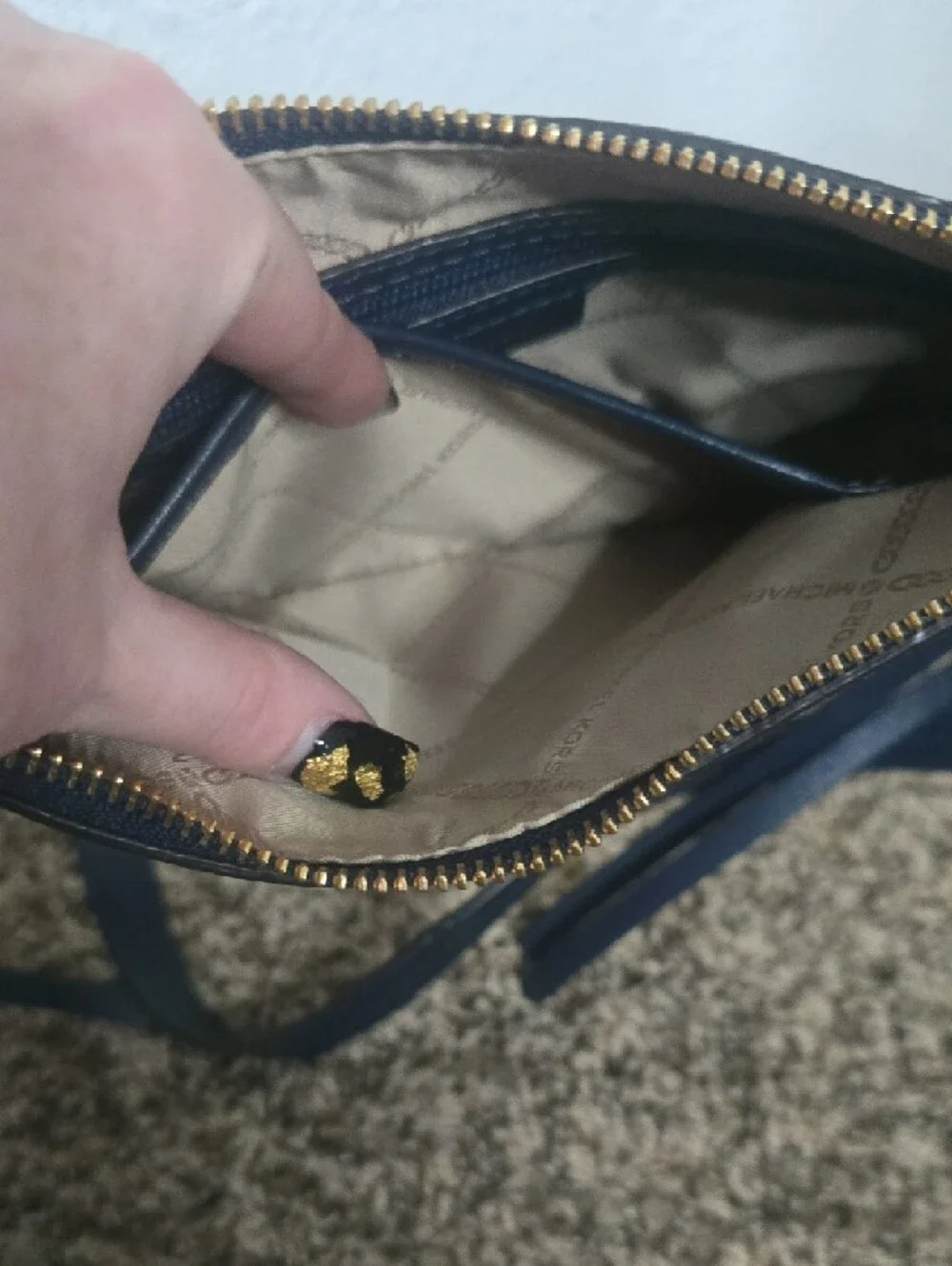 Michael Kors Dark Navy Leather Crescent Med Crossbody Bag W Gold Hardware (EUC)✨